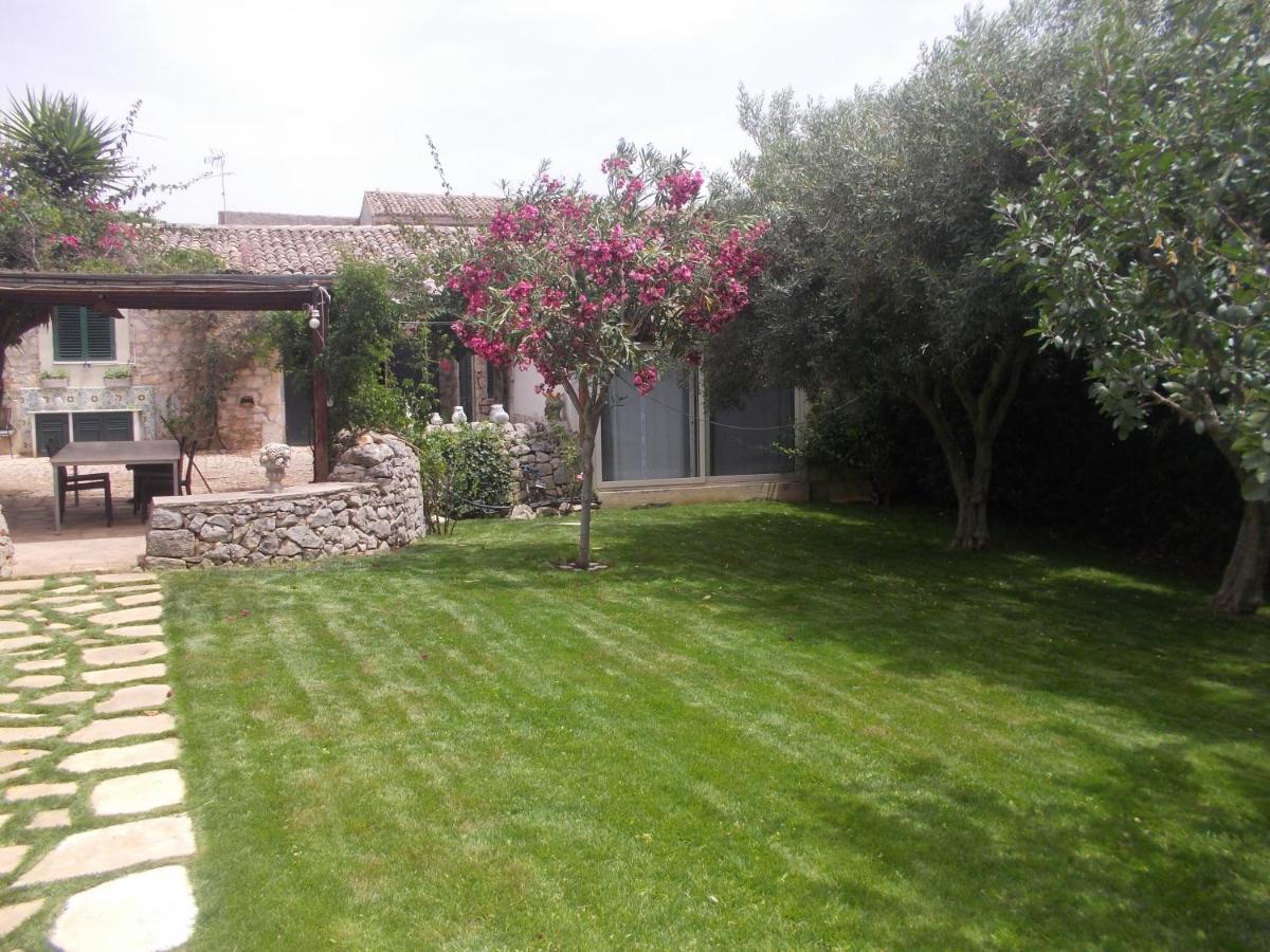 Oasi Di Campagna Hotel Модика Екстериор снимка
